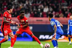 申花五连胜继续领跑积分榜，内马尔主帅陷下课危机！